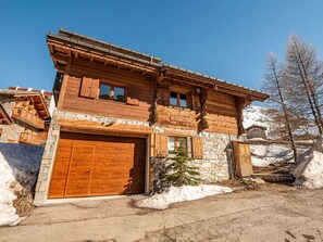 Exterior - Cozy ski-in chalet, 4 bedrooms, parking, WiFi, Tignes (Tignes)
