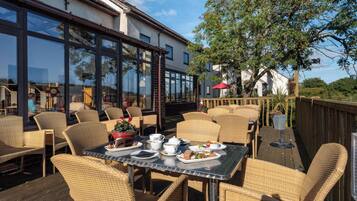 Cottage | Outdoor dining