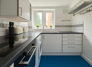 Appartamento | Cucina privata | Frigorifero, microonde, forno, piano cottura