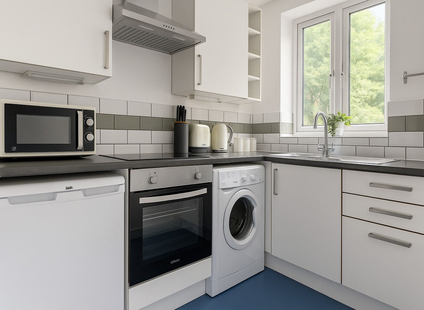 Apartment | Eigene Küche | Kühlschrank, Mikrowelle, Ofen, Herdplatte