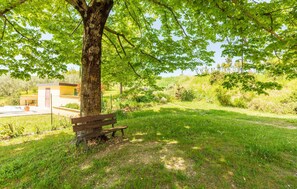 Property grounds - 2 bedroom cozy home in Nocera Umbra (Nocera Umbra)