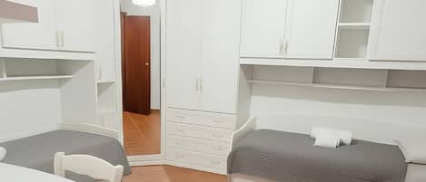 2 chambres, fer et planche Ă repasser, Wi-Fi, draps fournis