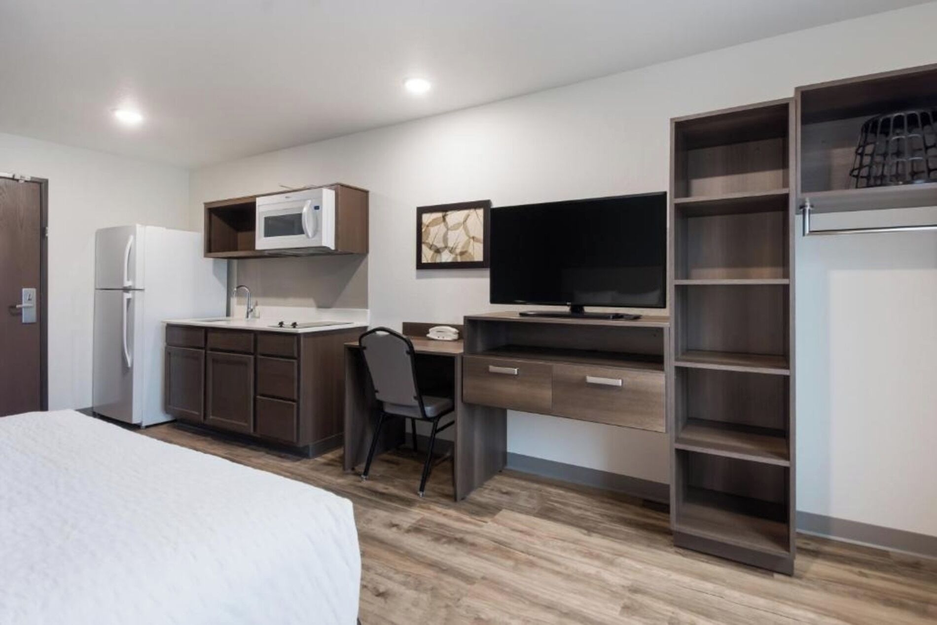 Spacious Accommodation W/ Cooking Amenities & Great Local Access - Newnan, GA