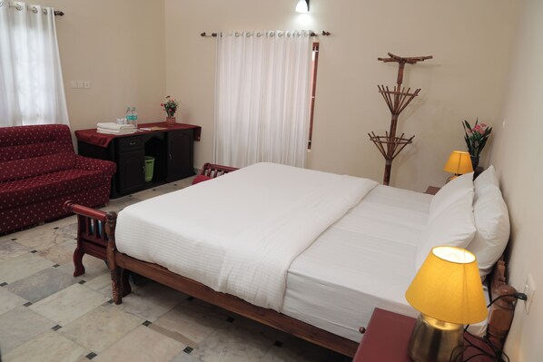 Iron/ironing board, free WiFi