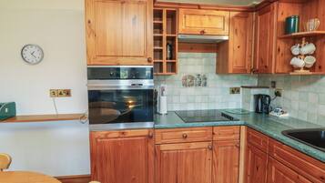 Fridge, microwave, toaster, cookware/dishes/utensils
