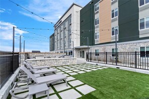 Terrace/patio - Relax in a Comfortable Suite w/ Fully Equipped Kitchen & Dedicated Workspace (Cheyenne)