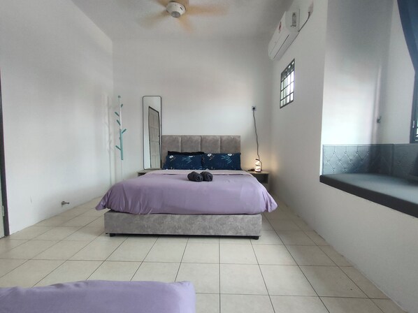 4 bedrooms, iron/ironing board, internet