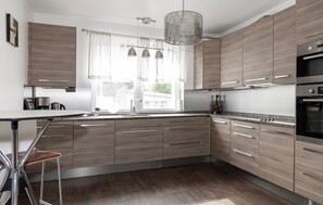 Refrigerador, horno, parrilla de estufa y lavavajillas 