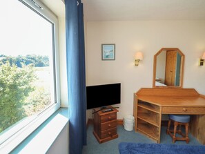 1 quarto, individualmente decorados, individualmente mobiliados