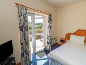 2 bedrooms, individually decorated, individually furnished, free WiFi - Guillemot (Newton Abbot)