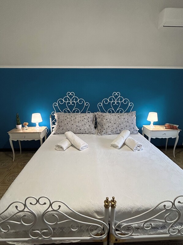 2 chambres, fer et planche à repasser, Wi-Fi, draps fournis