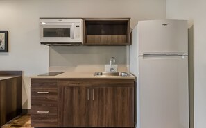 Fridge, microwave, stovetop