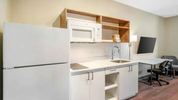 Fridge, microwave, stovetop