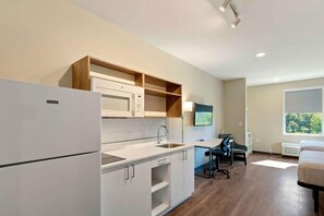 Fridge, microwave, stovetop