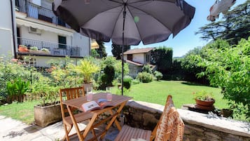 Apartment | Hochwertige Bettwaren, Daunenbettdecken, Bügeleisen/Bügelbrett