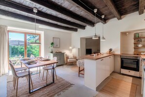 Apartment | Premium bedding, down duvets, iron/ironing board, cots/infant beds - Casa Mina (Menaggio)