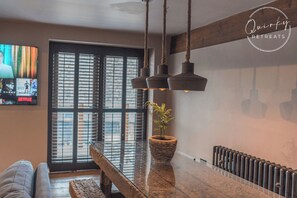 Unclassified image, 3 of 11, button