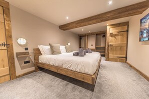 3 dormitoris, planxa i posts de planxar, wifi i roba de llit 