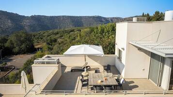 Suite, Mountain View | Balcony view