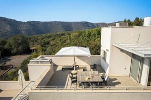 Suite, Mountain View | Balcony view