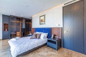 Villa, 5 soverom, privat basseng, hageutsikt