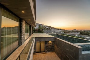 Villa, 5 Bedrooms, Private Pool, Garden View | Terrace/patio