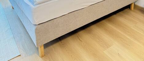 1 bedroom, iron/ironing board, internet, bed sheets