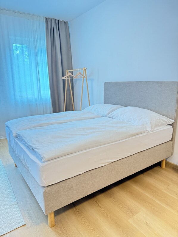 1 chambre, fer et planche à repasser, accès Internet, draps fournis
