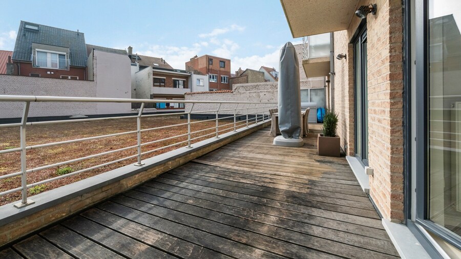 Luxury 4-bedroom Apartment With Large Terrace