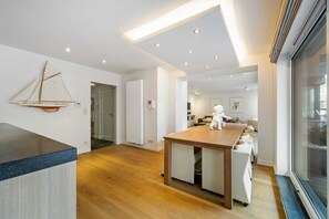 House | Dining
