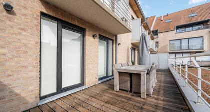 Luxury 4-bedroom Apartment With Large Terrace