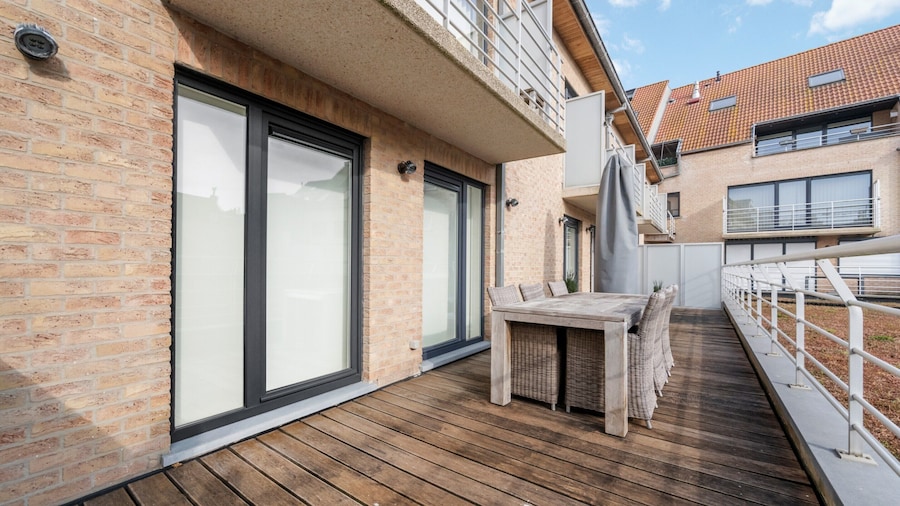 Luxury 4-bedroom Apartment With Large Terrace