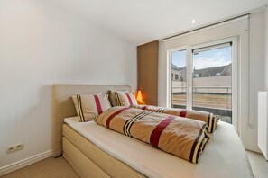 4 chambres, fer et planche à repasser