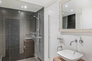 House | Bathroom