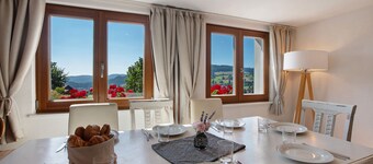 Holiday Home 'Black Forest Woods' with Mountain View, Private Terrace and Wi-Fi