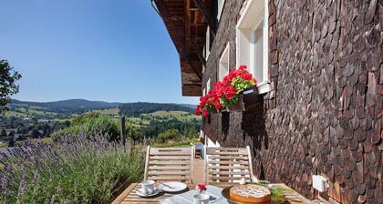 Maison de vacances 'Black Forest Woods' avec vue sur la montagne, terrasse privée et Wi-Fi