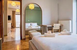 2 chambres, fer et planche à repasser, lit parapluie, Wi-Fi gratuit