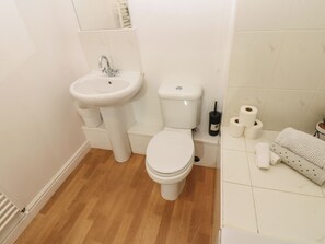 Shower - Curwen Apartment (Workington)