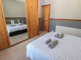 2 dormitorios, wifi gratis, decoración individual
