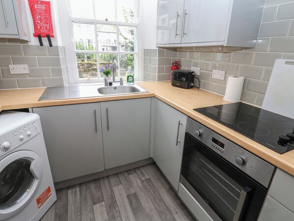 Casa rural | Cuina privada | Utensilis de cuina, vaixella i coberteria 