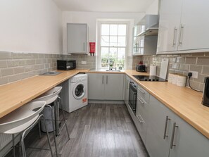 Cottage | Private kitchen | Cookware/dishes/utensils - Georgian Town House (Whitehaven)