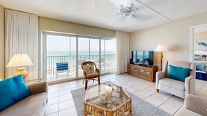 تلفزيون، كُتُب، مكتب