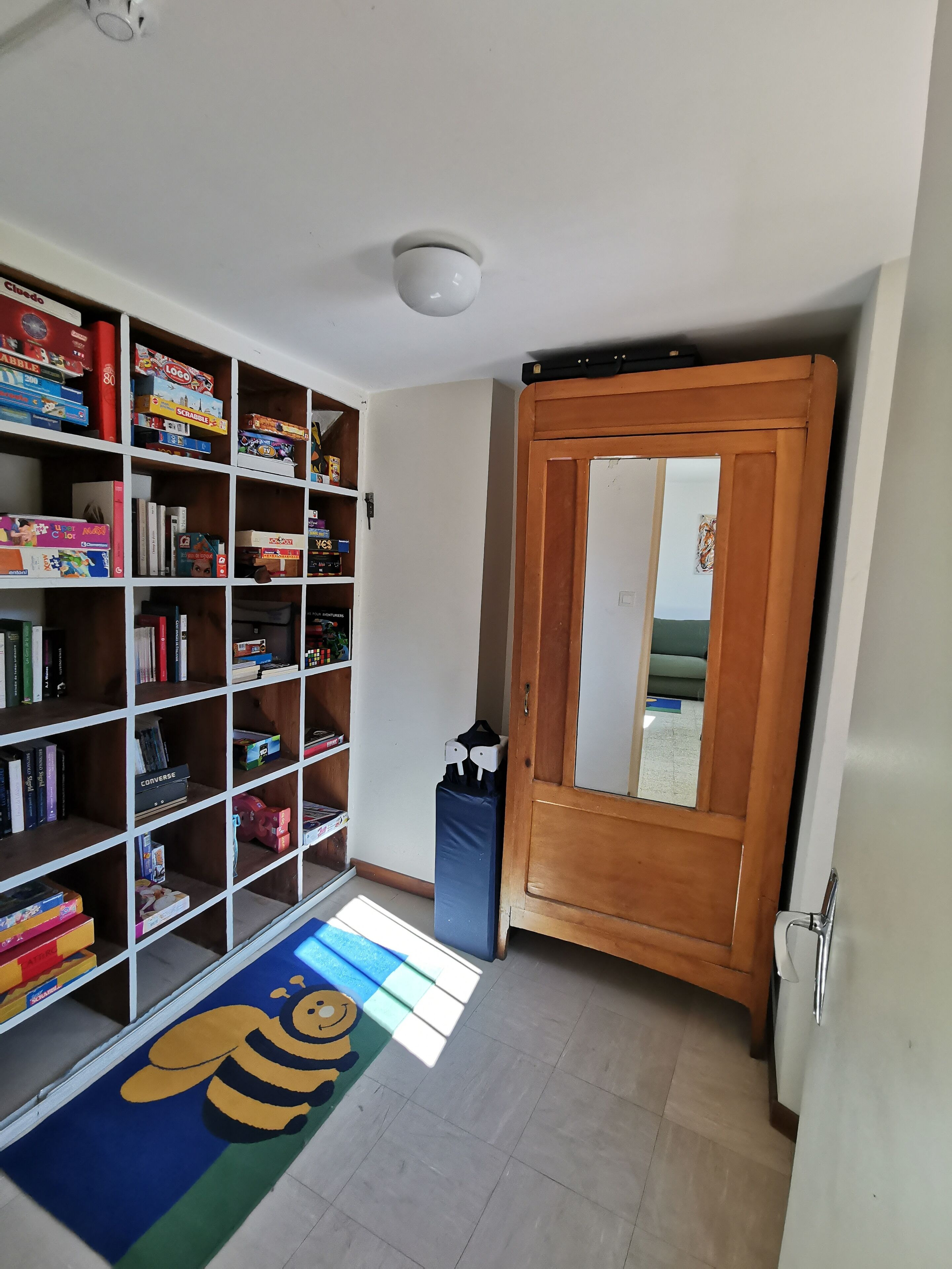 Gemeinsamer Economy-Schlafsaal, Bergblick