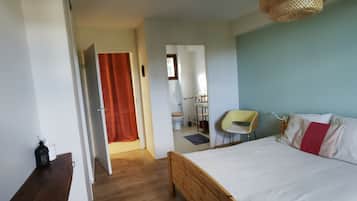 Comfort Room, Multiple Beds, Pets allowed, Mountain View | 1 bedroom, laptop workspace