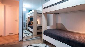 2 Schlafzimmer, Bügeleisen/Bügelbrett, WLAN