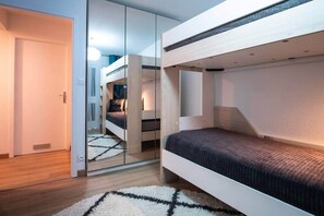 2 habitaciones, tabla de planchar con plancha y wifi 