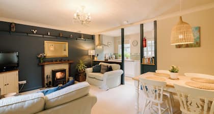 Large Group Holiday Accommodation – 3 Cottages Sleeping 18 in North Devon