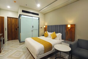 Laptop workspace, iron/ironing board, free WiFi - Hotel Breeze Bay ex (Mumbai)