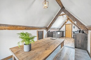 Unclassified image, 2 of 19, button