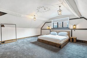 Unclassified image, 3 of 19, button